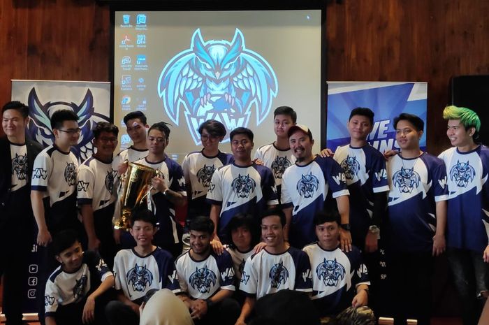 WAW eSports Full Team during an introduction to the media at La Biere, Jakarta