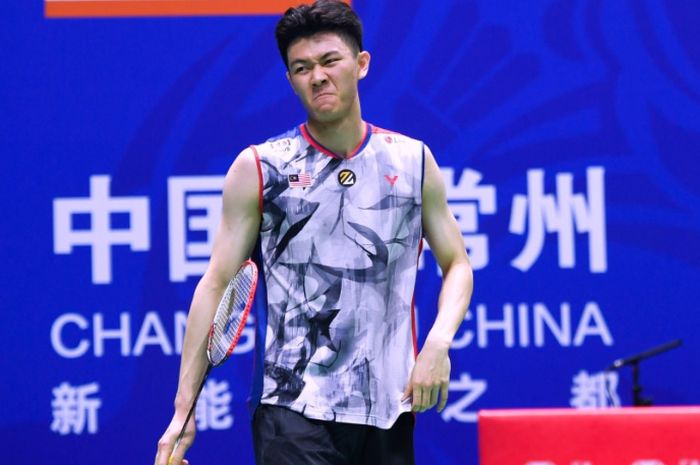Tunggal putra terbaik Malaysia, Lee Zii Jia, kembali derita early exit setelah tersingkir pada babak pertama China Open 2023 usai kalah dari Kodai Naraoka (Jepang), di Olympic Sports Center, Changzhou, China, Rabu (6/9/2023).