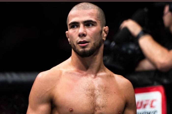 Petarung kelas terbang UFC yang lahir di Dagestan, Muhammad Mokaev, mengaku rindu pada aksi Tony Ferguson