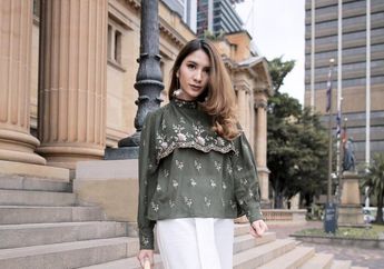 Intip Rekomendasi 7 Online Shop yang Menjual Blouse Modis Kekinian!