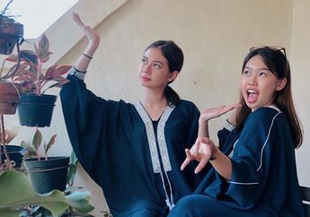 Kompak! Begini 3 Model Kaftan Lebaran yang Dipakai Yuki Kato dan Reina Kato!
