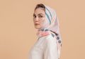 Luna Maya Liburan Ke Negara Asal Mantan Pakai Blus Simpel Seharga 18 Juta Rupiah, Super Mewah!