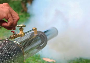 Virus Corona Bisa Nempel 3 Hari di Bahan Plastik, Yuk Bersihkan Kabin Mobil Dengan Cara Fogging