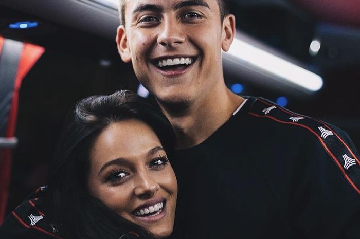 Keromantisan Paulo Dybala dan Oriana Sabatini