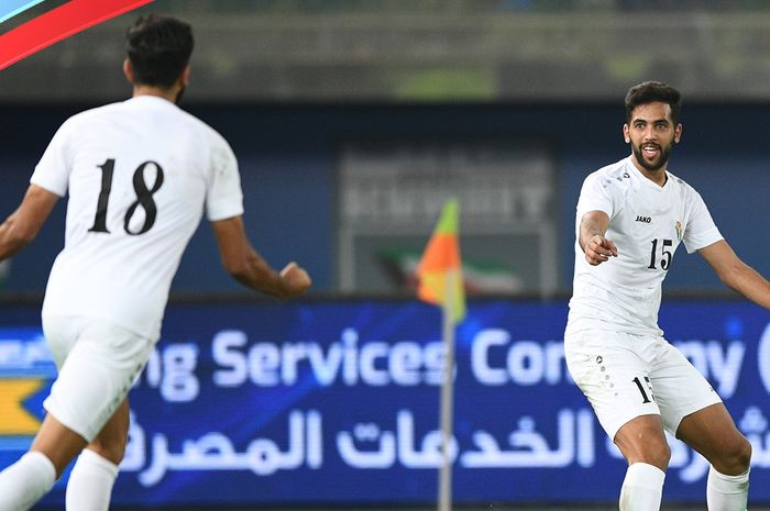 Perayaan dua pemain Yordania, Ali Olwan dan Yazan Al-Naimat dalam gol pertama lawan Nepal