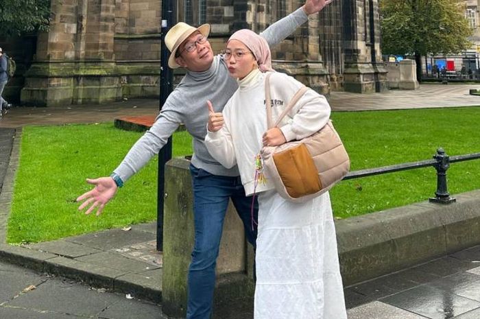 Putri Ridwan Kamil, Camillia Azzahra memutuskan untuk melepas hijabnya.