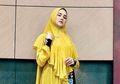Pede Pakai Hijab Model Jadul, Tampilan Nyentrik Istri Ahmad Dhani Mulan Jameela Justru Curi Perhatian