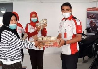 Emak-Emak Beli Motor Matik Honda BeAT Pakai Uang Koin, Ngumpulin Selama 4 Tahun