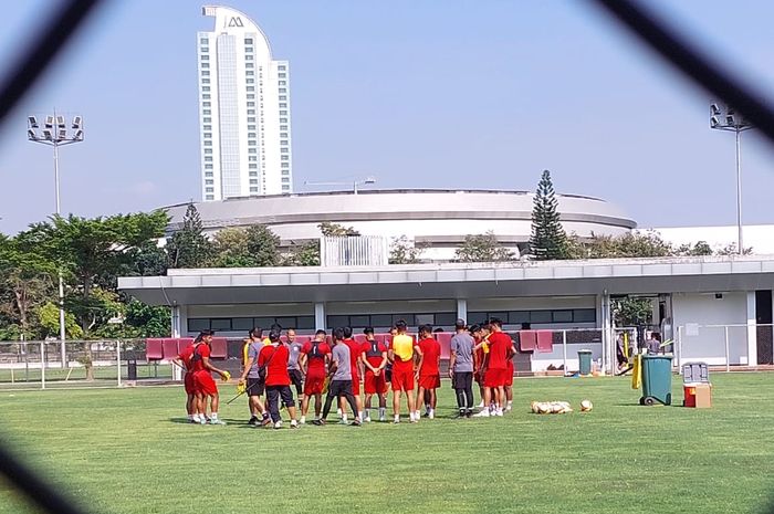 Skuad timnas U-22 Indonesia saat menjalani latihan terakhir jelang SEA Games 2023 di Lapangan B, Senayan, Jakarta Pusat, Senin (24/4/2023).