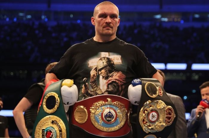 Oleksandr Usyk membidik Deontay Wilder usai gagal melakoni duel dengan Tyson Fury.