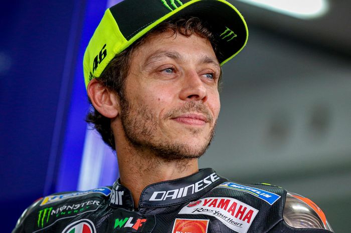 Melalui Facebook miliknya, Bos Tim Petronas Yamaha SRT memberikan Kode Bakal Umumkan Kontrak Valentino Rossi Hari Ini