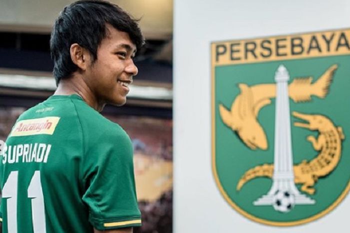 Mochamad Supriadi pertama kali mengenakan jersey Persebaya Surabaya yang akan digunakan pada gelaran Liga 1 2019.