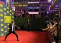 3 Alasan Kita Harus Nonton Film Stuber yang Diperankan Iko Uwais!