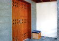 Mirip Batu Sungguhan, Fasad Rumah Mungil Ini Bisa Bikin Jatuh Hati!