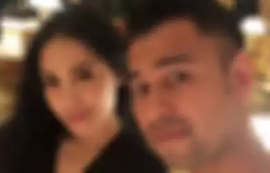 Nagita Slavina berdandan ala pedangdut, Raffi Ahmad salah tingkah.