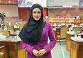 Sibuk Jadi Anggota DPR, Mulan Jameela Langsung Jadi Sorotan Saat Kembali Bernyanyi di Atas Panggung Pakai Jubah Hijab Mewah!