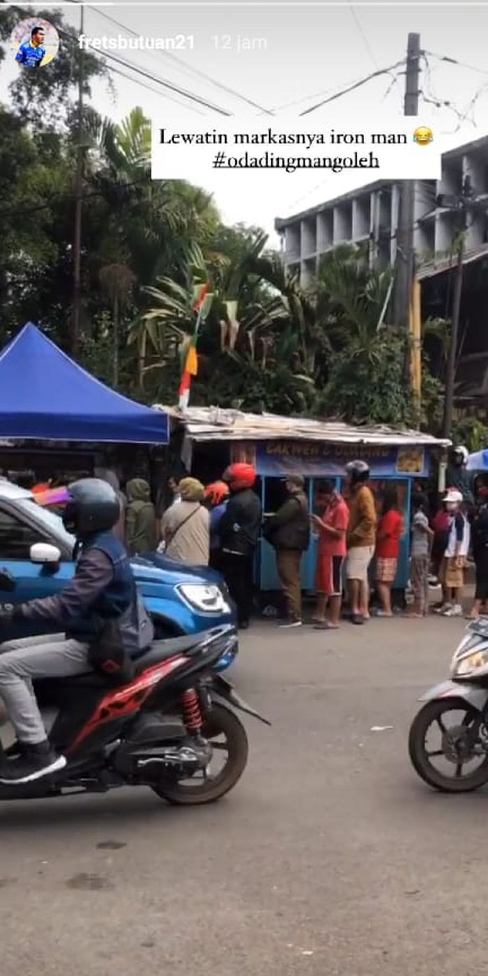 Unggahan Insta Story Frets Butuan yang mengunjungi lapak jualan Odading Mang Oleh