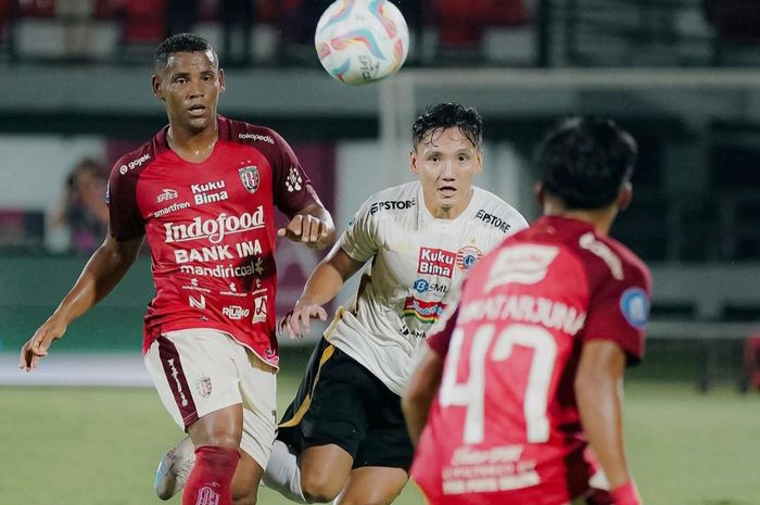 Suasana pertandingan pekan ke-30 Liga 1 2023-2024 antara Bali United melawan Persija Jakarta