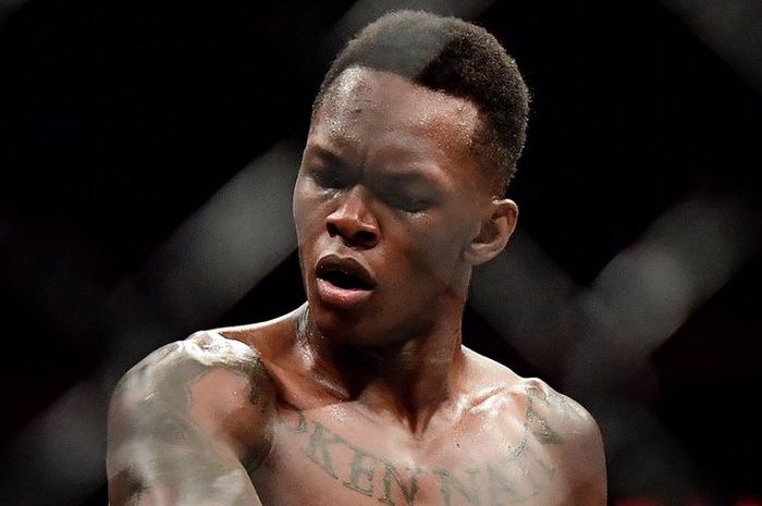 Petarung kelas menengah UFC, Israel Adesanya.