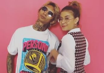 4 Tahun Dikabarkan Perang Dingin, Young Lex dan Awkarin Akhirnya Pamer Momen Bersama, Berpelukan!