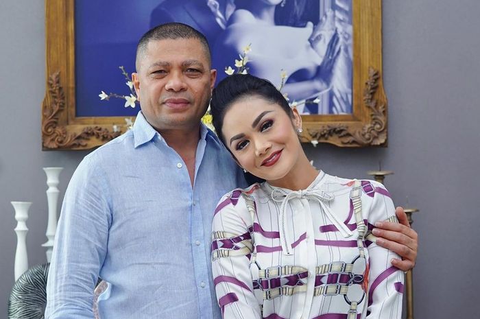 Krisdayanti dan Raul Lemos di Ambang Perceraian Karena