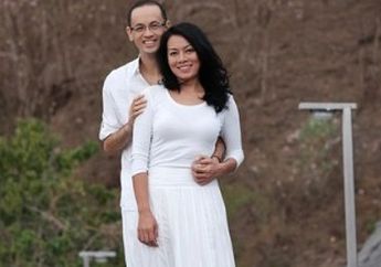 'Fisiknya Tak Lagi di Sini' Duka Mendalam Dewi Lestari Suami Baru Saja Meninggal, Rekan Artis Melayat ke Rumah Duka! Jenazah Reza Gunawan Dikremasi 8 September 2022