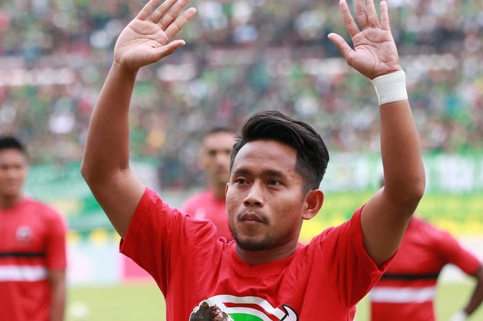 Pemain Madura United, Andik Vermansah bermain melawan Persebaya di Piala Presiden 2019.