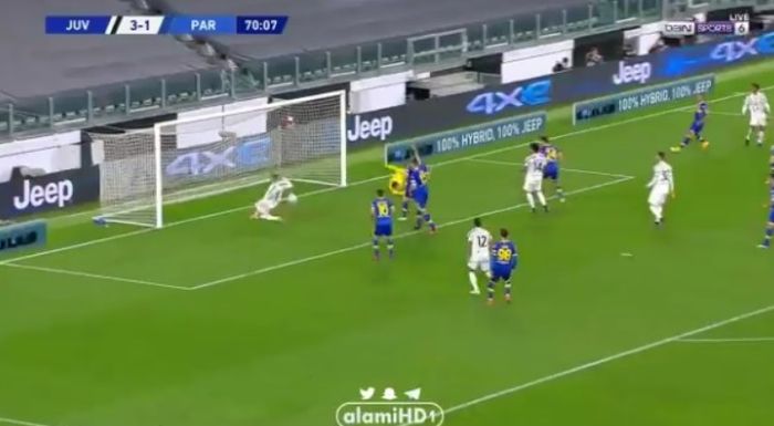 Cristiano Ronaldo melewatkan peluang emas saat melawan Parma.