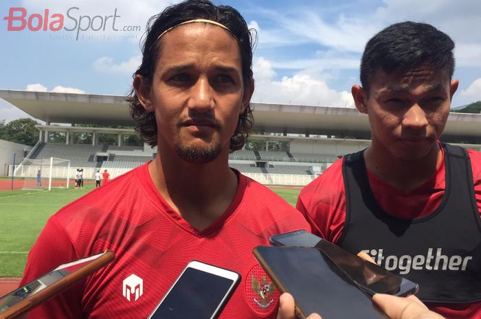 Pemain timnas Indonesia, Irfan Bachdim,  saat atihan timnas Indonesia di Stadion Madya, Jakarta, Sabtu (15/2/2020).