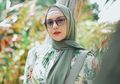 Umroh Bersama Ammar Zoni, Irish Bella Tampil Beda dengan Busana Syar'i yang Curi Perhatian!