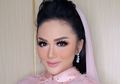 Begini Jadinya Kalau Krisdayanti Pakai Jins Rombeng Lengkap dengan Rambut Sanggul, Tetap Cantik Badai!