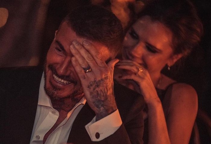 Rayakan 20 Tahun Pernikahan, Victoria Beckham Unggah Foto Mesranya Dengan Suami Sejak Muda