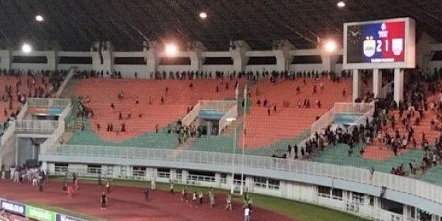 Kericuhan Antarsuporter Kembali Terjadi, Manajemen Persib: Kapan Sepak Bola Indonesia Mau Berubah?