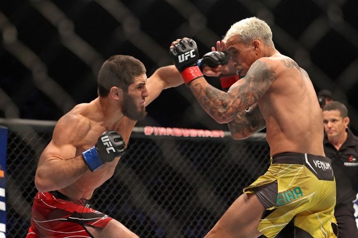 Islam Makhachev berharap dapat serangan yang lebih dahsyat dari calon lawannya di UFC 294, Charles Oliveira.