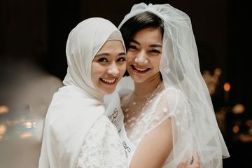 Poppy Bunga Hadiri Pernikahan Glenca Chysara, Tampil Memukau Bak ...