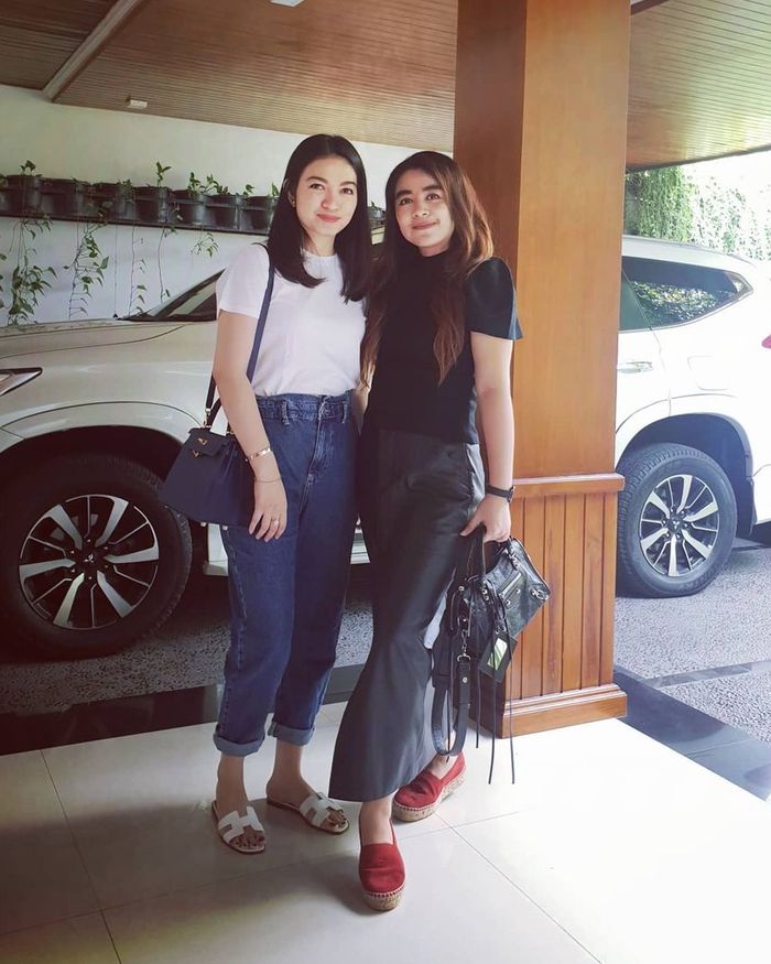 Potret sederhana <a href='https://manado.tribunnews.com/tag/selvi-ananda' title='Selvi Ananda'>Selvi Ananda</a> pakai kaus oblong 