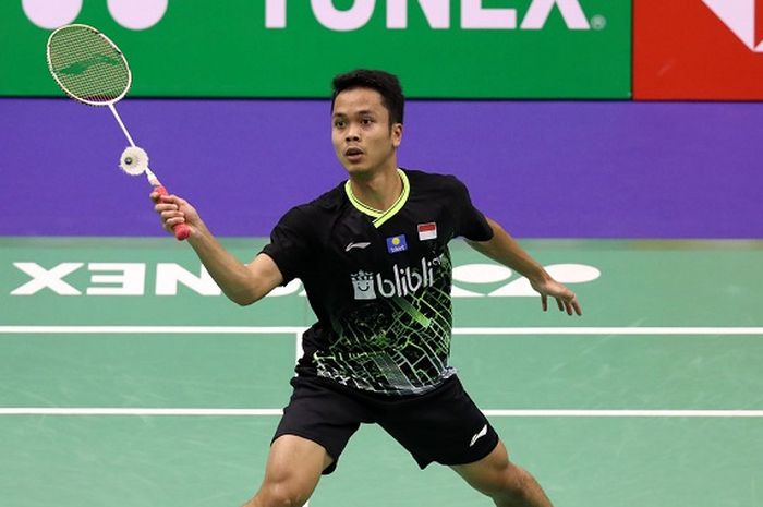 Aksi tunggal putra Indonesia, Anthony Ginting, saat tampil pada laga babak pertama Hong Kong Open 2019, Rabu (13/11/2019)