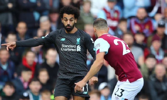 Mohamed Salah (jerset hitam) saat memperkuat Liverpool dalam laga kontra Burnley pada pekan keempat Liga Inggris 2019/20, Sabtu (31/8/2019)