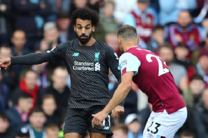 Mohamed Salah (jerset hitam) saat memperkuat Liverpool dalam laga kontra Burnley pada pekan keempat Liga Inggris 2019/20, Sabtu (31/8/2019)