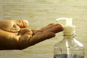 Hand sanitizer cegah virus corona covid-19 salah kaprah