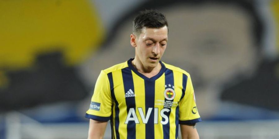 14 Bulan di Fenerbahce, Mesut Oezil Kini Didepak dari Skuad Utama