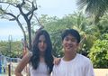 Pamer Foto dengan Iqbaal Ramadhan, Nia Ramadhani Tulis Pesan Menggelitik yang Bikin Warganet Protes