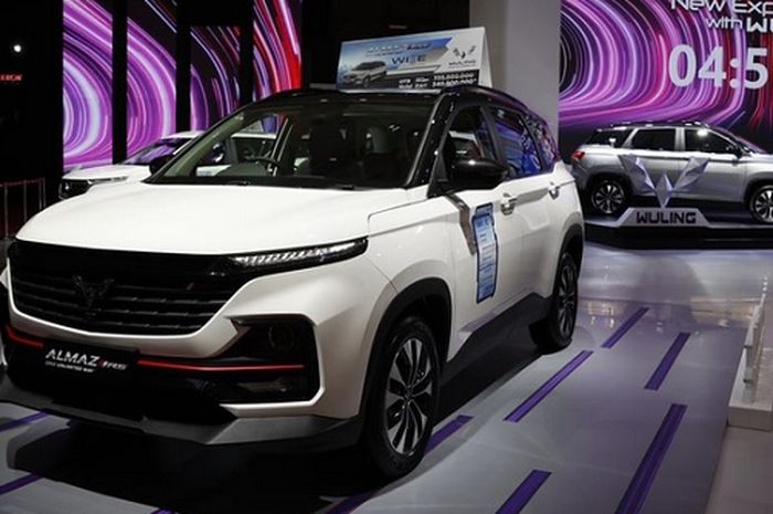 Wuling Almaz RS, Diserbu Calon Konsumen Selama IIMS Hybrid 2021