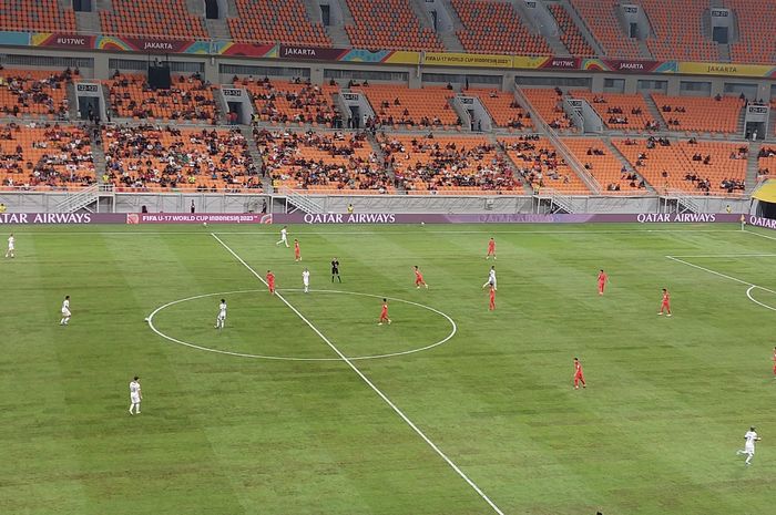 Susasana pertandingan perdana Grup E antara Amerika Serikat melawan Korea Selatan di Jakarta International Stadium, Minggu (12/11/2023) malam WIB.