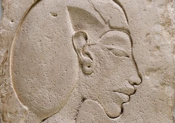 Alasan di Balik Patung Firaun Akhenaten yang Tampak Seperti Alien