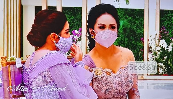 Ashanty dan Krisdayanti di acara lamaran Aurel Hermansyah dan Atta Halilintar di Bilangan Jakarta Selatan, Sabtu (13/3/2021).