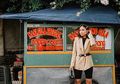 12 Tempat Anti Mainstream Buat OOTD-an ala Selebgram. Ada yang di Depan Gerobak Bakso!