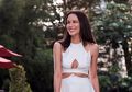 Pamer Perut Langsing, Sophia Latjuba Tampil Seksi dengan Crop Dress, Body Goals Banget!
