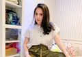 Bukan Dress Longgar, Nagita Slavina Tampil Beda dengan Mini Dress Ketat Pas Body