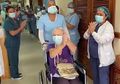 Sembuh dari Virus Corona di Usia 85 Tahun, Nenek Ini Disoraki Saat Keluar Rumah Sakit, Ada Apa?